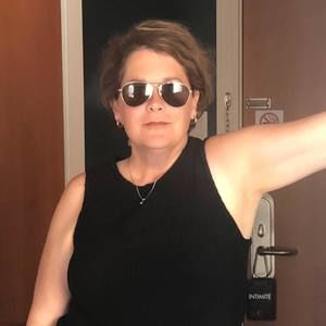 Meet your Posher, Rebecca